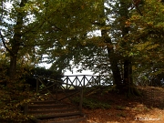 Les marche menant au Calvaire et son point de vue vers la ville de Remiremont et la vallée